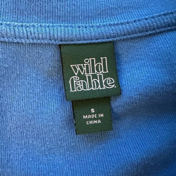 Short Sleeved Crop Top - Picture 2 of 4